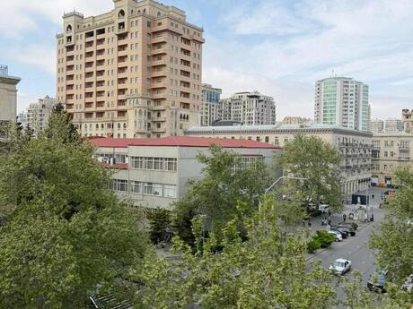 Elan №6072944 - Bakı, Sahil m., 3 otaqlı, 118 m², 4/4 mərtəbə