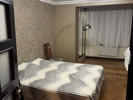 4 otaqlı köhnə tikili - Qara Qarayev m. - 105 m²