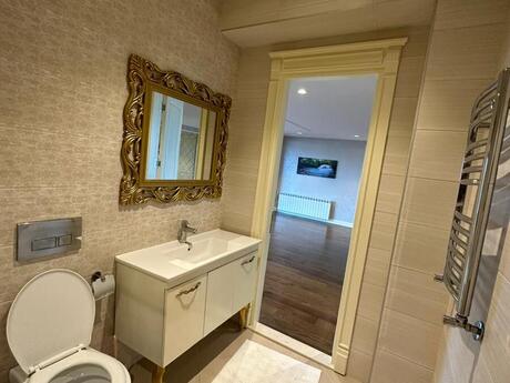 10 otaqlı həyət evi/bağ evi - Şüvəlan q. - 500 m²