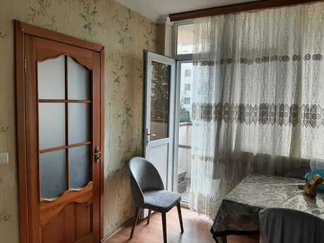4 otaqlı köhnə tikili - Şah İsmayıl Xətai m. - 106 m²