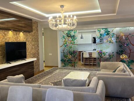4 otaqlı yeni tikili - 28 May m. - 190 m²