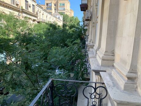 2 otaqlı köhnə tikili - Sahil m. - 100 m²
