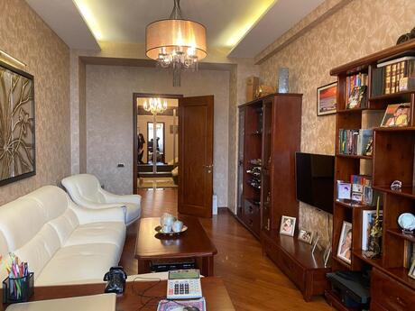 7 otaqlı yeni tikili - Nizami m. - 371 m²