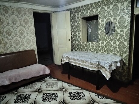 3 otaqlı həyət evi/bağ evi - Ağ şəhər q. - 100 m²