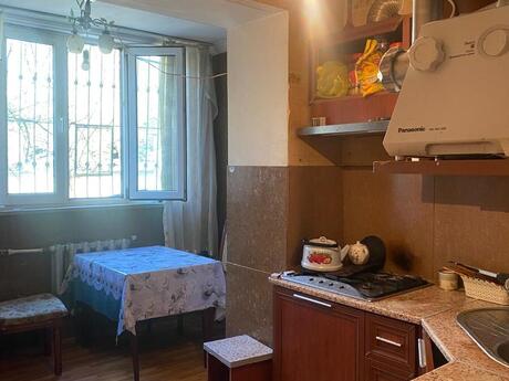 3 otaqlı köhnə tikili - 20 Yanvar m. - 70 m²