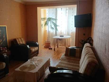 3 otaqlı köhnə tikili - 20 Yanvar m. - 70 m²