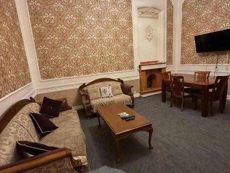 Elan №6073140 - Bakı, Sahil m., 4 otaqlı, 110 m², 2/4 mərtəbə