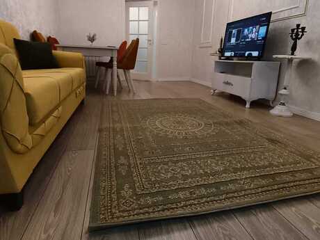 3 otaqlı köhnə tikili - İnşaatçılar m. - 80 m²