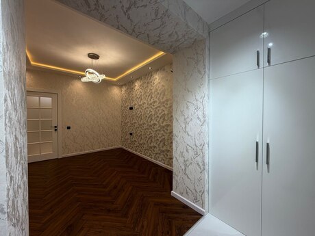 3-комн. вторичка - м. Ази Асланов - 70 м²