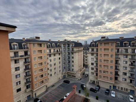 5 otaqlı yeni tikili - Xətai r. - 220 m²