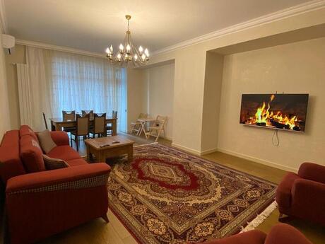3 otaqlı yeni tikili - 8 Noyabr m. - 145 m²