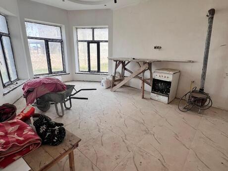 5 otaqlı həyət evi/bağ evi - Binə q. - 200 m²