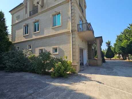 6 otaqlı həyət evi/bağ evi - Buzovna q. - 600 m²