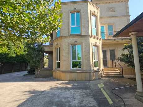 6 otaqlı həyət evi/bağ evi - Buzovna q. - 600 m²