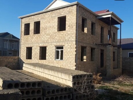 6 otaqlı həyət evi/bağ evi - Sahil q. - 200 m²