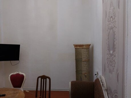 2 otaqlı köhnə tikili - Nizami m. - 45 m²