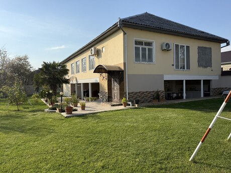 4 otaqlı həyət evi/bağ evi - İsmayıllı - 195 m²