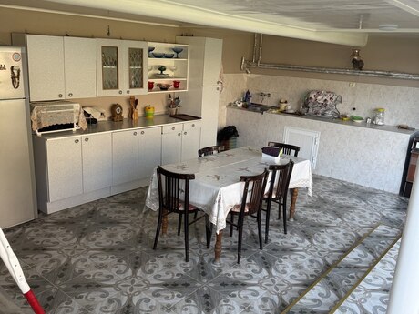 4 otaqlı həyət evi/bağ evi - İsmayıllı - 195 m²