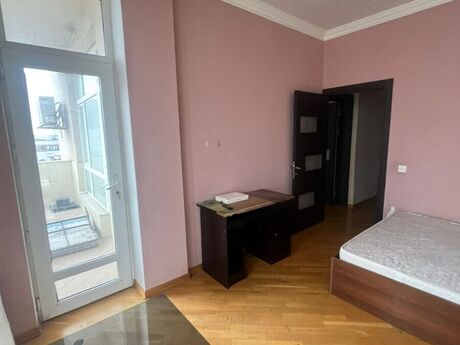 3 otaqlı yeni tikili - 8 Noyabr m. - 132 m²