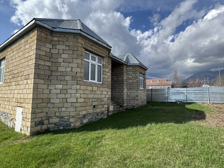 4 otaqlı həyət evi/bağ evi - Qəbələ - 144 m²