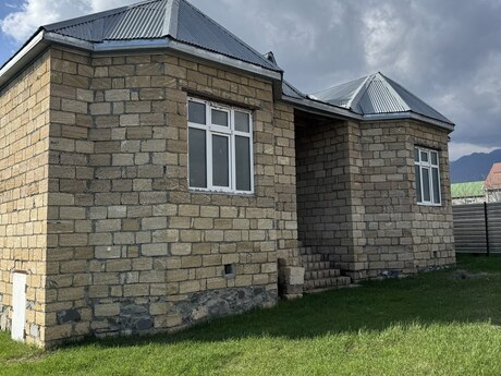 4 otaqlı həyət evi/bağ evi - Qəbələ - 144 m²