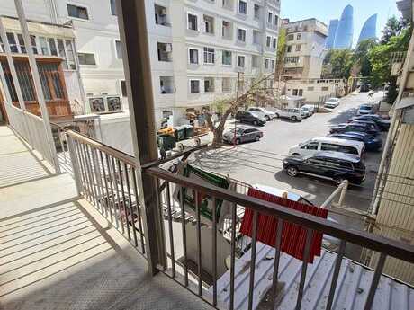 4 otaqlı köhnə tikili - İçəri Şəhər m. - 165 m²