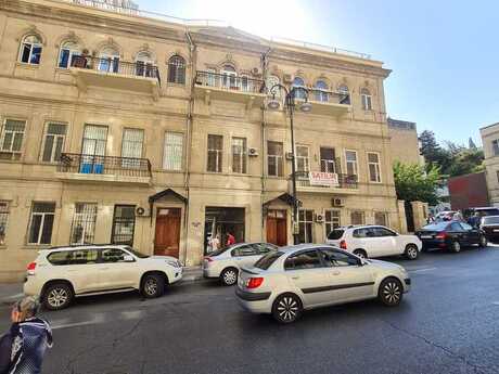 4 otaqlı köhnə tikili - İçəri Şəhər m. - 165 m²