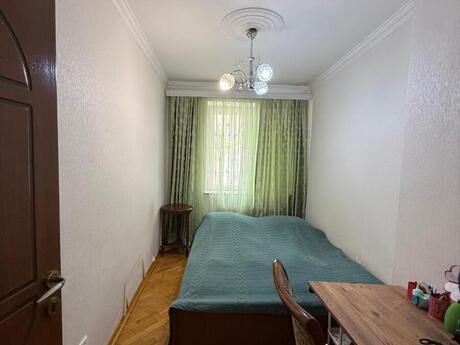 3 otaqlı köhnə tikili - 8 Noyabr m. - 95 m²