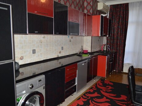 4 otaqlı yeni tikili - İnşaatçılar m. - 150 m²