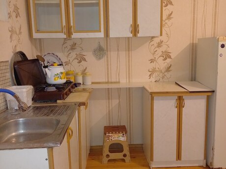 1 otaqlı həyət evi/bağ evi - 7-ci mikrorayon q. - 20 m²