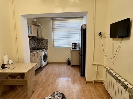 2 otaqlı köhnə tikili - İnşaatçılar m. - 45 m²