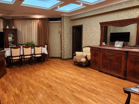 5 otaqlı yeni tikili - Nəriman Nərimanov m. - 210 m²