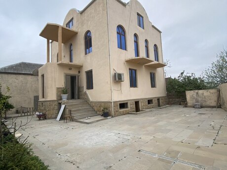 5 otaqlı həyət evi/bağ evi - Masazır q. - 350 m²