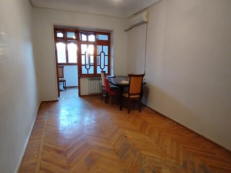 2 otaqlı köhnə tikili - Elmlər Akademiyası m. - 55 m²