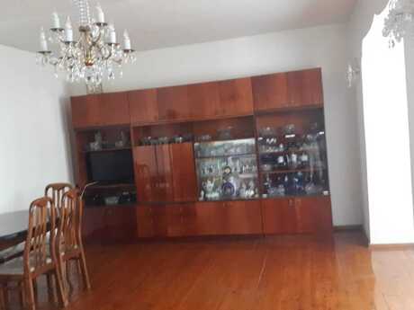 4 otaqlı köhnə tikili - Elmlər Akademiyası m. - 105 m²