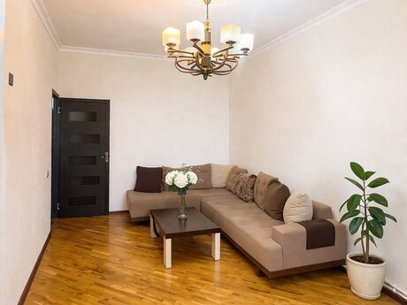 3 otaqlı köhnə tikili - Neftçilər m. - 97 m²