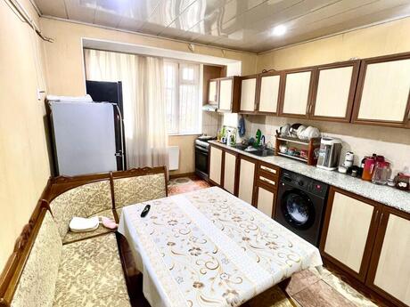 3 otaqlı köhnə tikili - 8 Noyabr m. - 95 m²