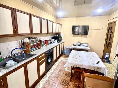 3 otaqlı köhnə tikili - 8 Noyabr m. - 95 m²