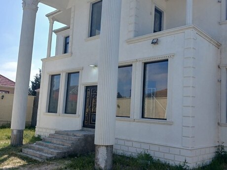 6 otaqlı həyət evi/bağ evi - Şüvəlan q. - 315 m²