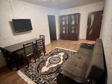 4 otaqlı köhnə tikili - Qara Qarayev m. - 95 m²