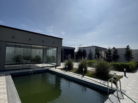 4 otaqlı həyət evi/bağ evi - Şüvəlan q. - 240 m²