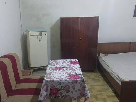 1 otaqlı həyət evi/bağ evi - Elmlər Akademiyası m. - 25 m²