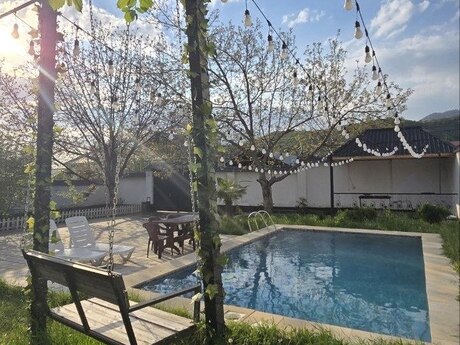 4 otaqlı həyət evi/bağ evi - Qəbələ - 180 m²