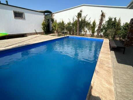 5 otaqlı həyət evi/bağ evi - Türkan q. - 280 m²