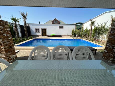 5 otaqlı həyət evi/bağ evi - Türkan q. - 280 m²