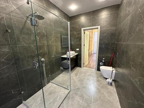 4 otaqlı həyət evi/bağ evi - Buzovna q. - 200 m²