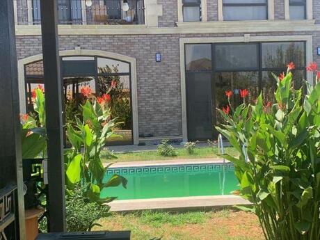 5 otaqlı həyət evi/bağ evi - Görədil q. - 250 m²