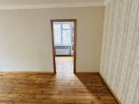 2 otaqlı köhnə tikili - İnşaatçılar m. - 60 m²