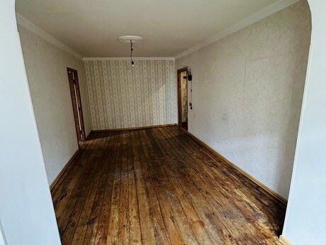 2 otaqlı köhnə tikili - İnşaatçılar m. - 60 m²