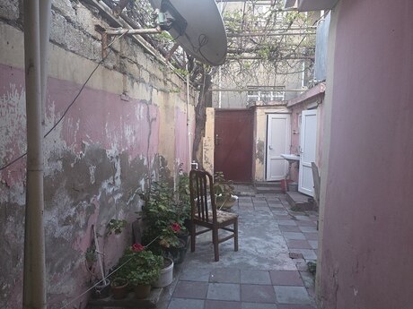 3 otaqlı həyət evi/bağ evi - Əmircan q. - 65 m²